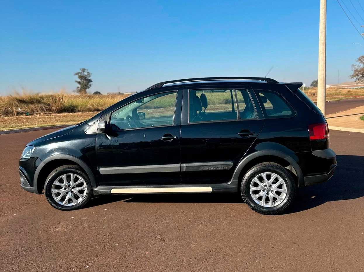 VOLKSWAGEN SPACE CROSS