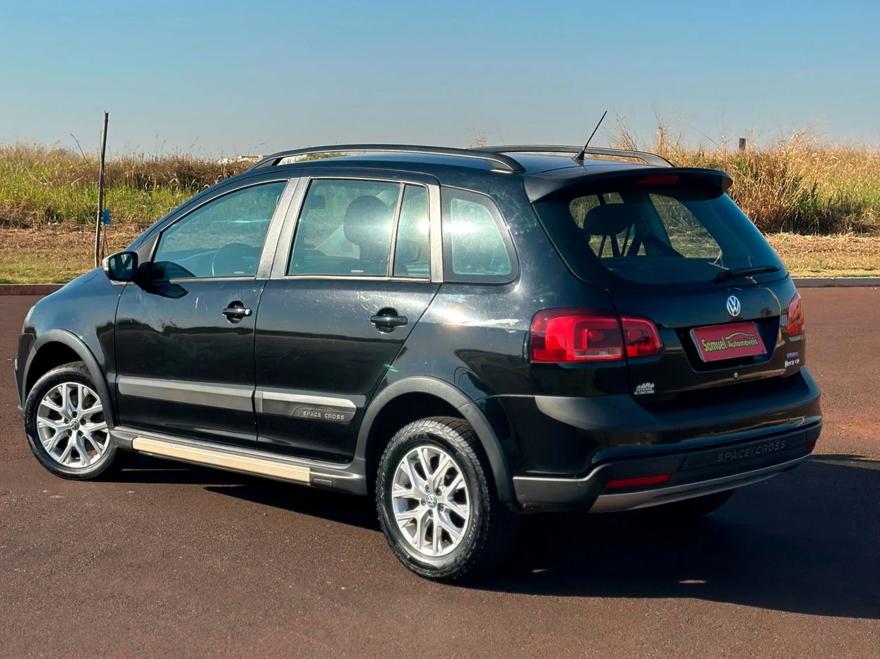 VOLKSWAGEN SPACE CROSS