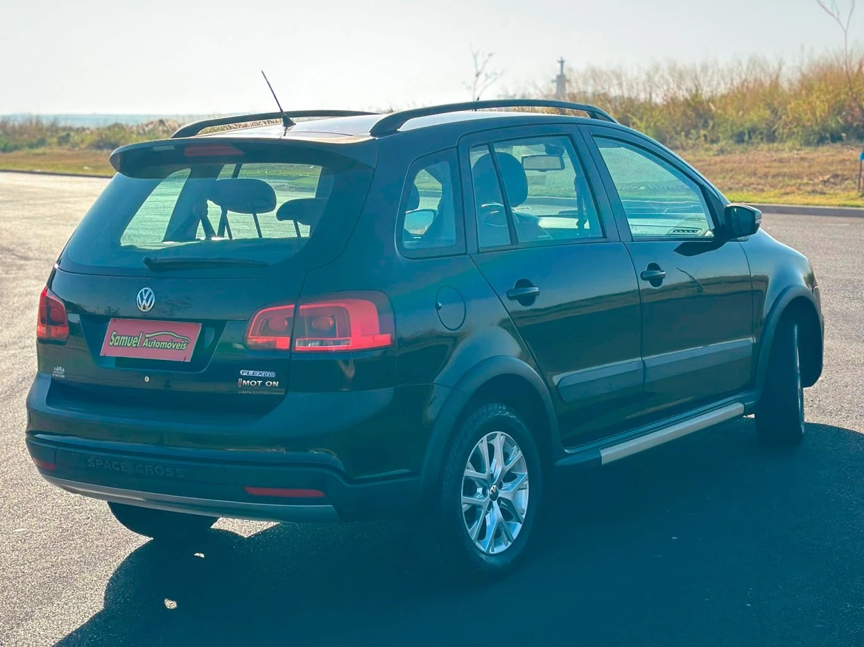 VOLKSWAGEN SPACE CROSS