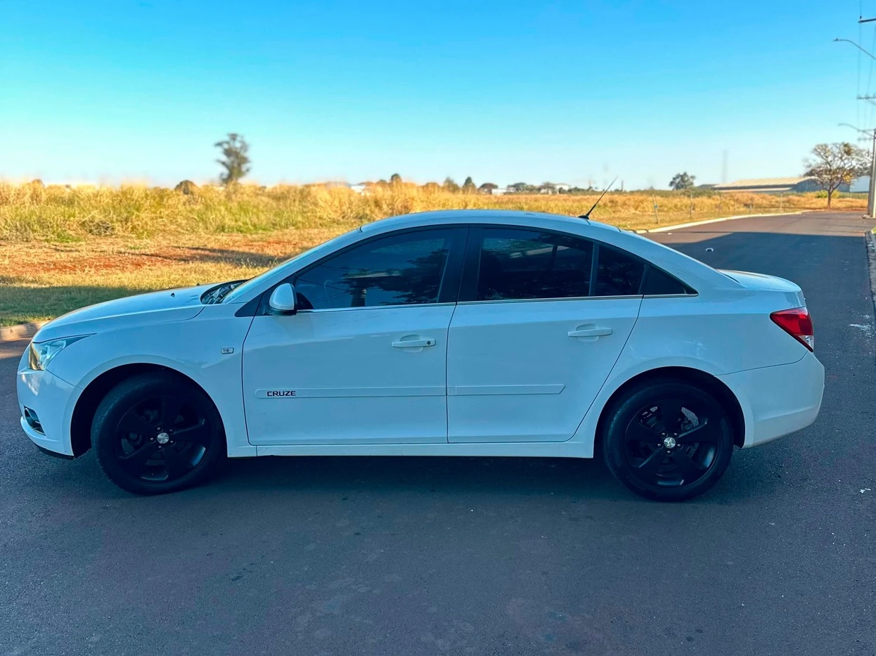 CHEVROLET CRUZE