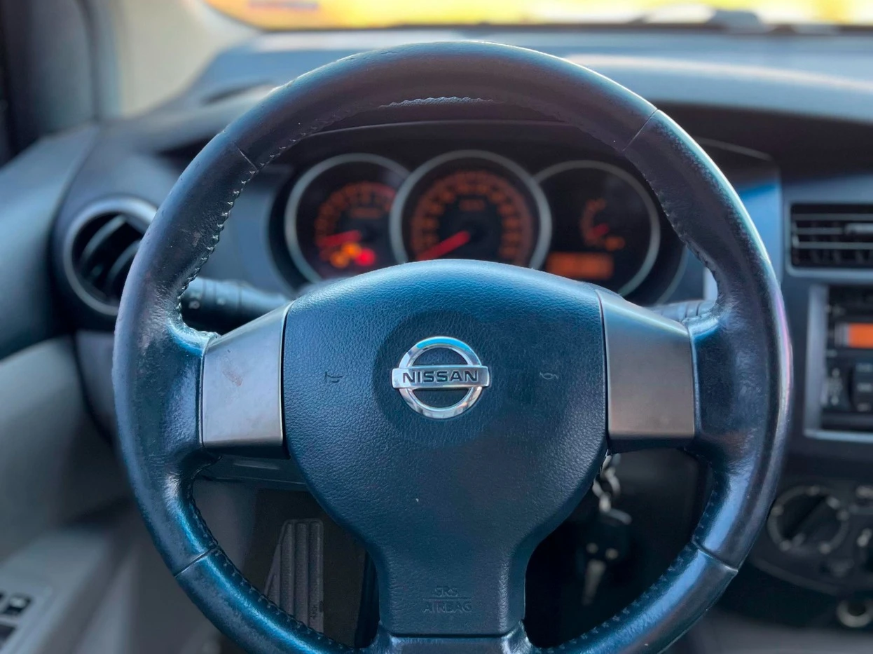 NISSAN LIVINA