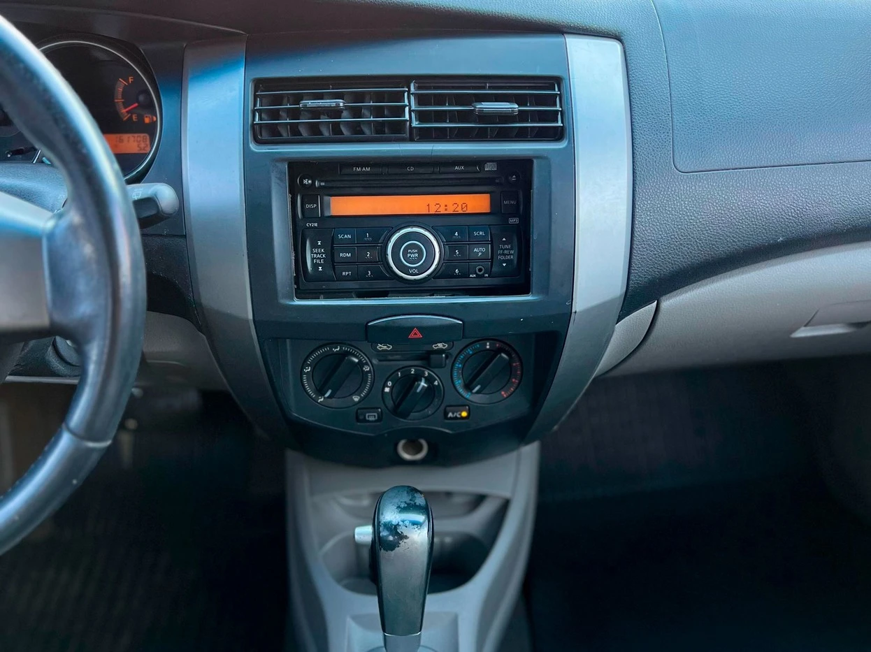 NISSAN LIVINA