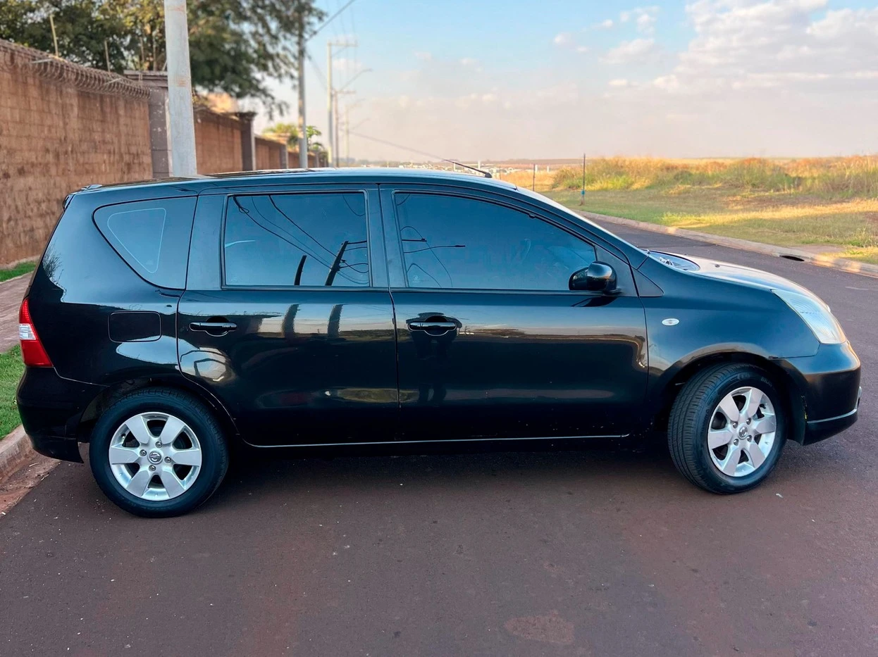 NISSAN LIVINA