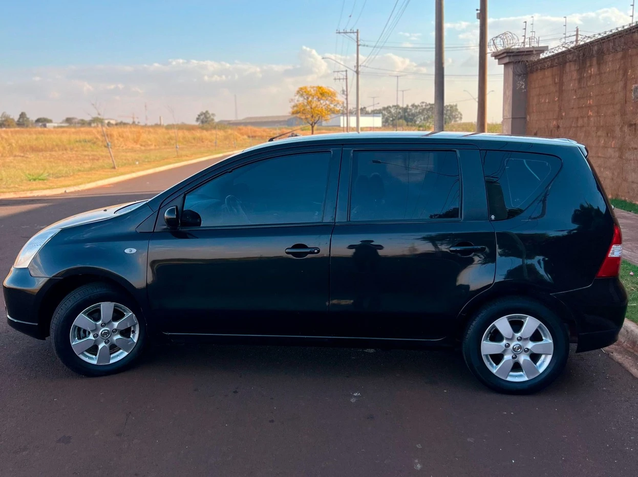 NISSAN LIVINA