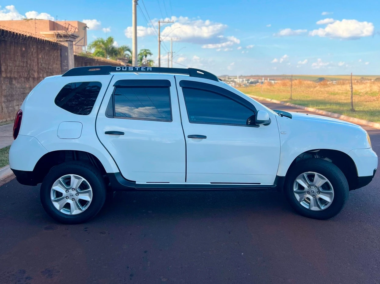 RENAULT DUSTER