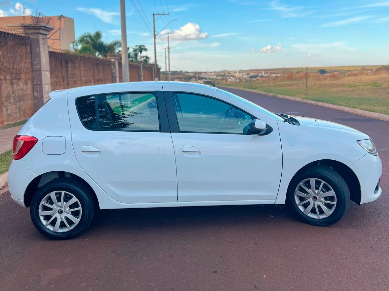 RENAULT SANDERO