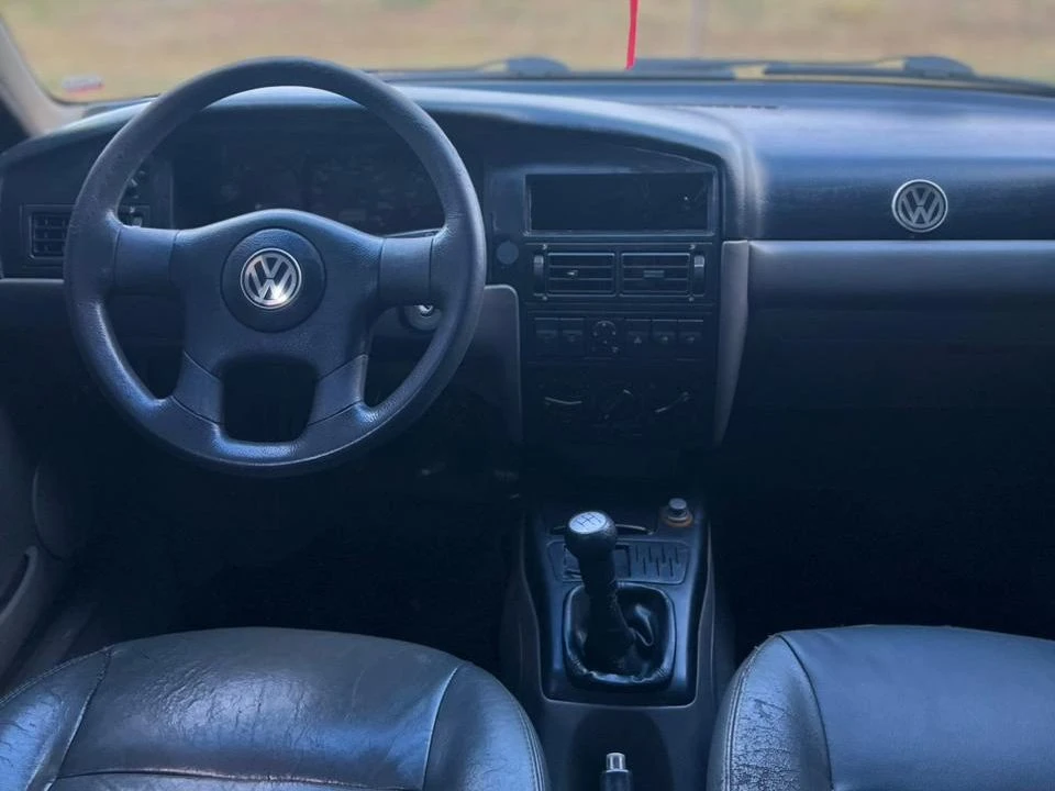 VOLKSWAGEN SANTANA