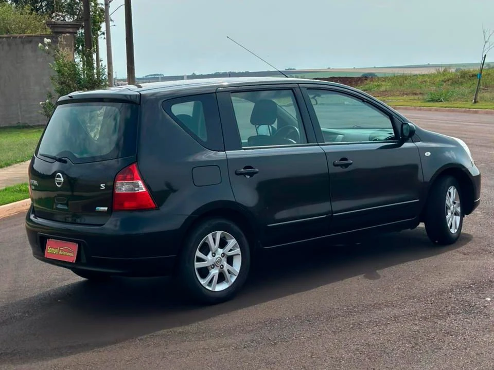 NISSAN LIVINA
