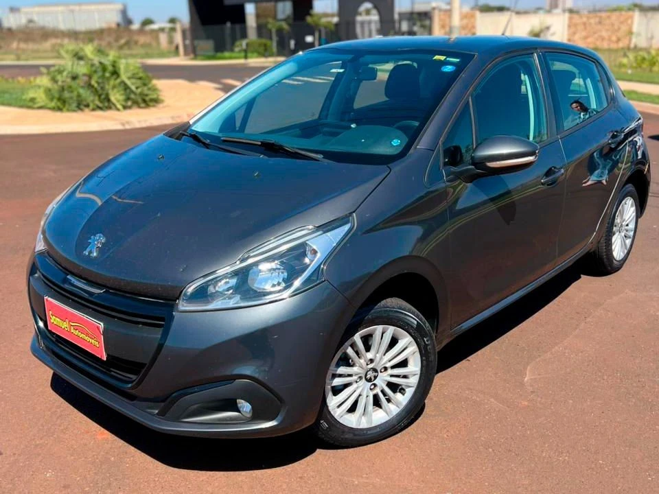 PEUGEOT 208