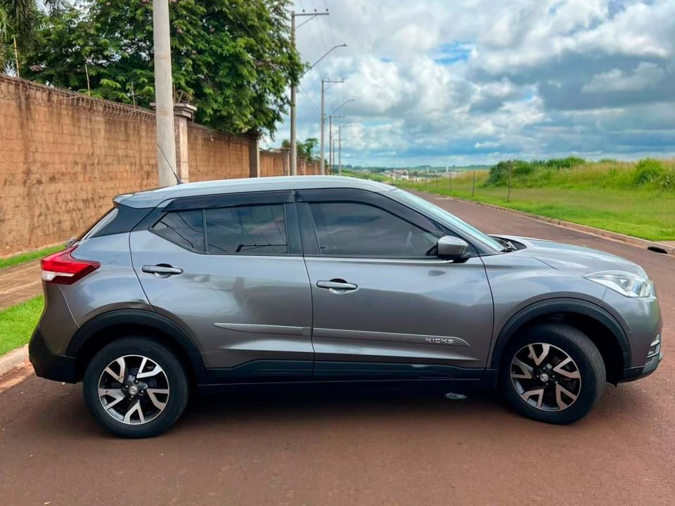 NISSAN KICKS