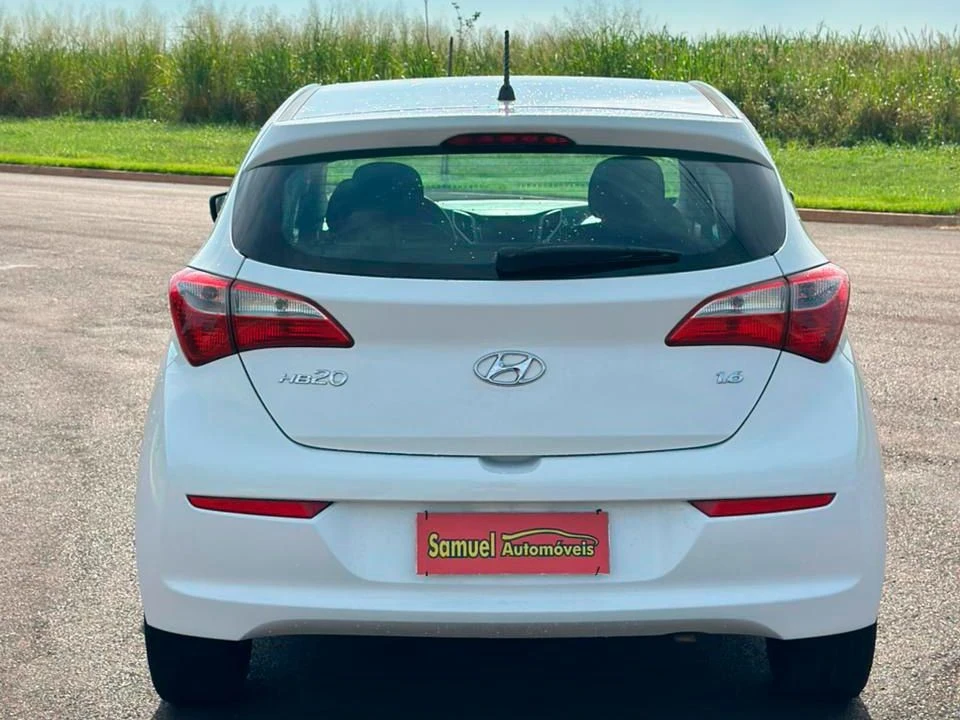 HYUNDAI HB20