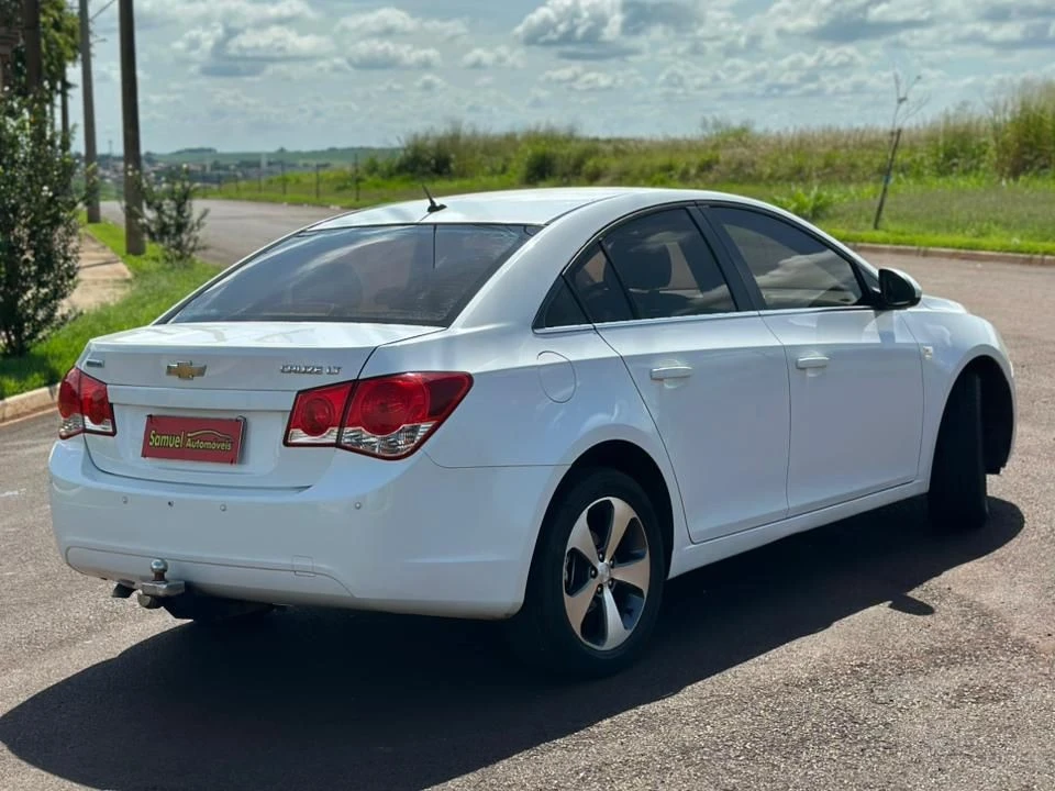 CHEVROLET CRUZE