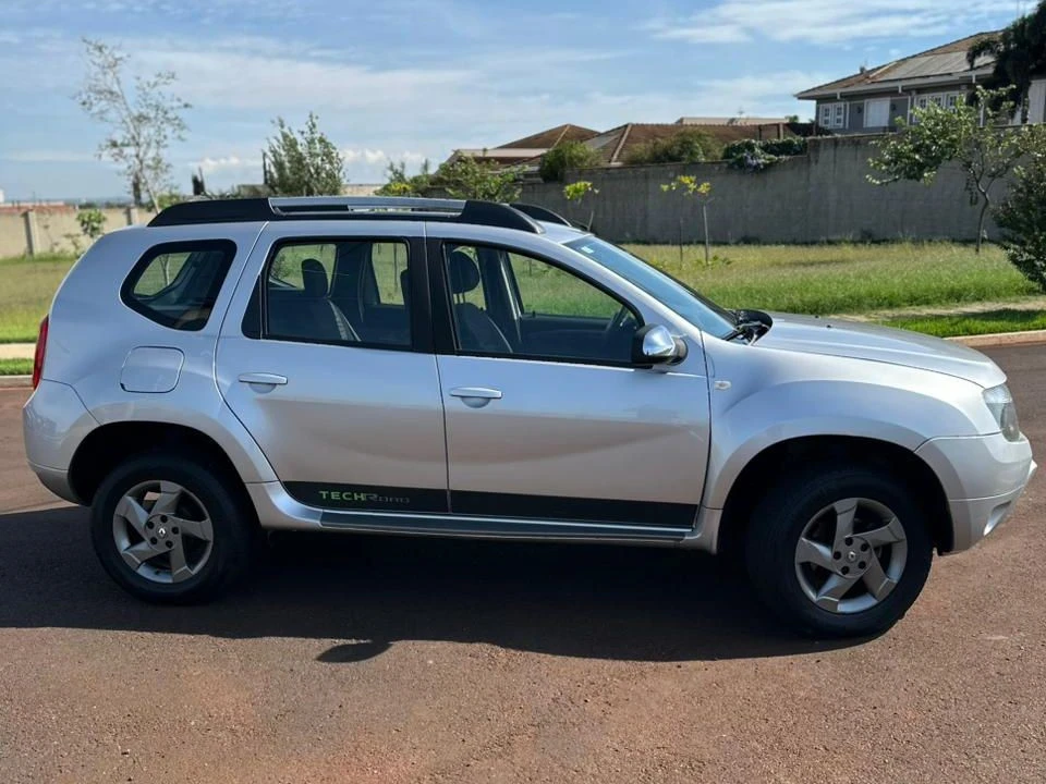 RENAULT DUSTER