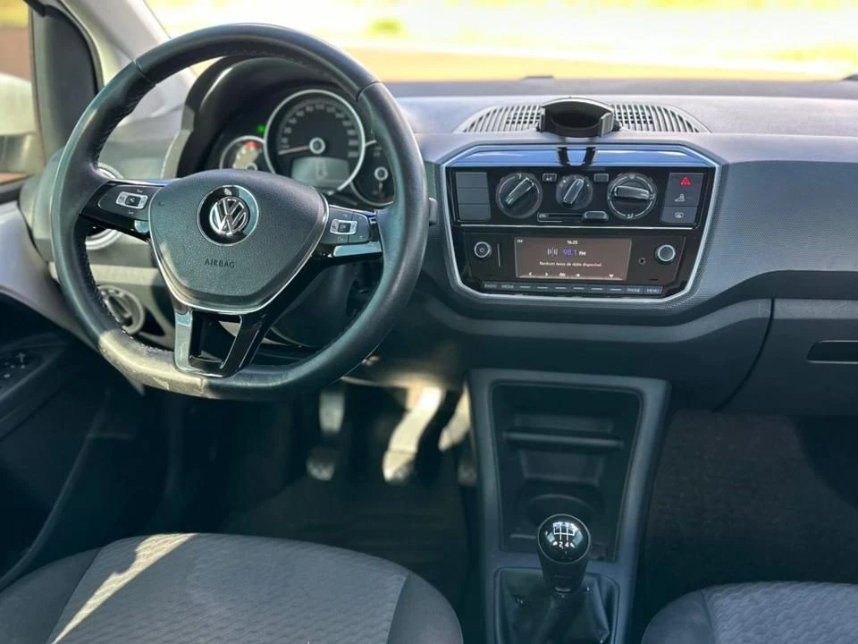 VOLKSWAGEN UP