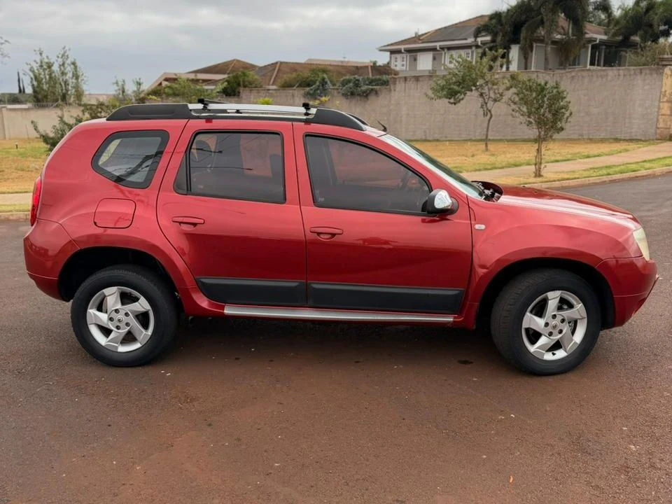 RENAULT DUSTER