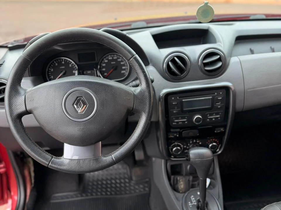 RENAULT DUSTER