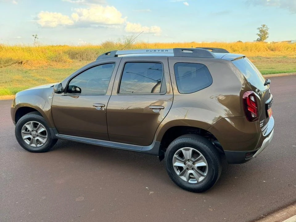 RENAULT DUSTER