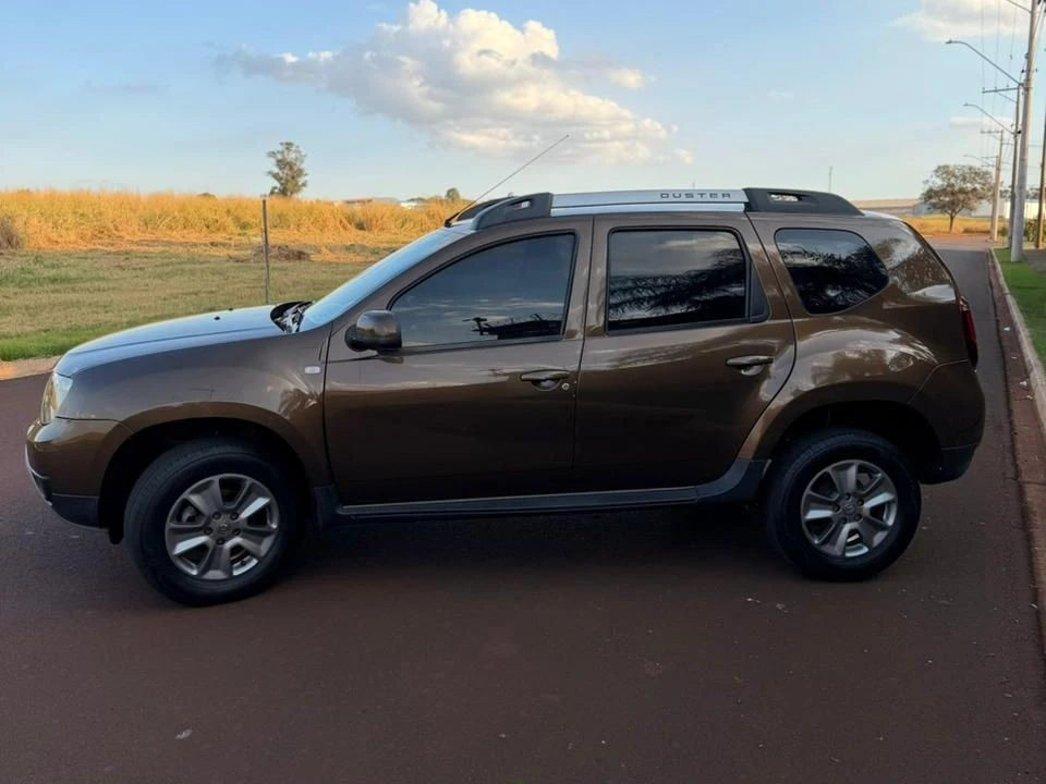RENAULT DUSTER