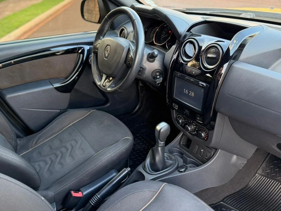 RENAULT DUSTER