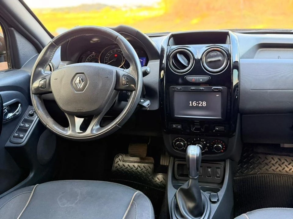 RENAULT DUSTER