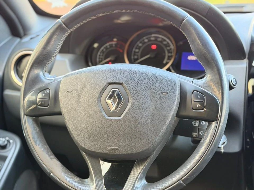 RENAULT DUSTER