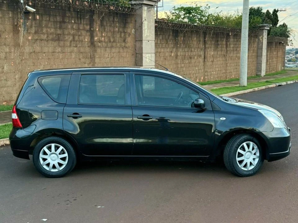 NISSAN LIVINA