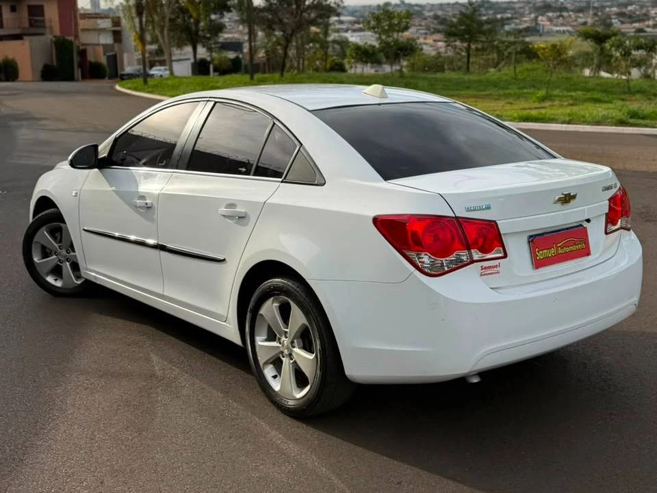 CHEVROLET CRUZE