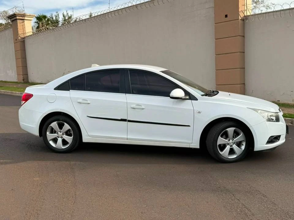 CHEVROLET CRUZE