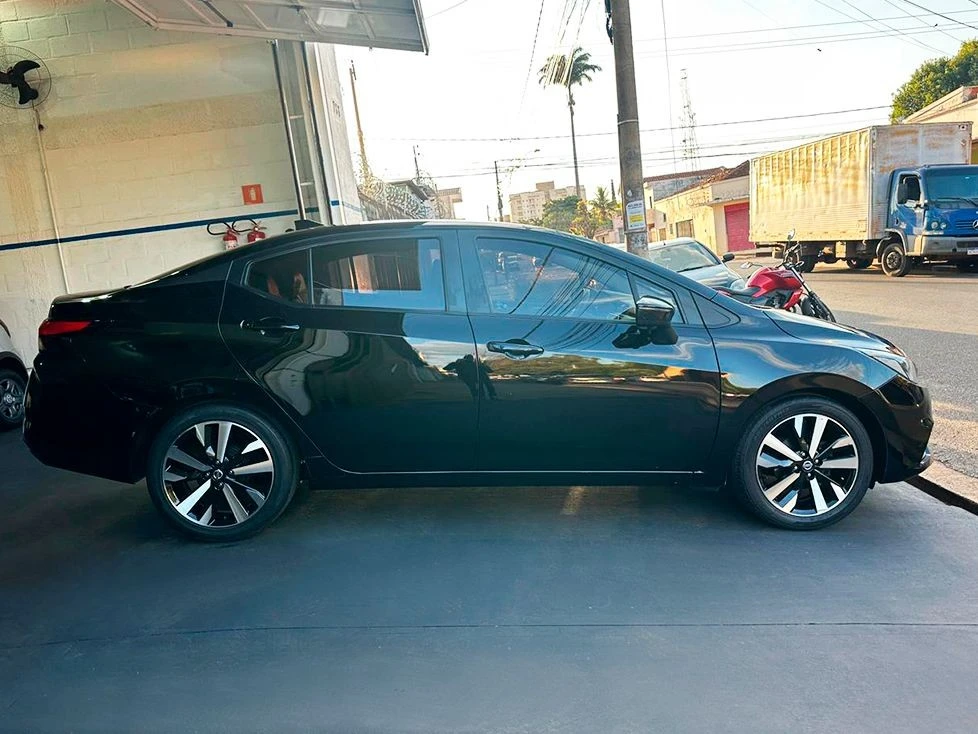 NISSAN VERSA