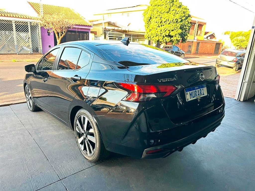 NISSAN VERSA
