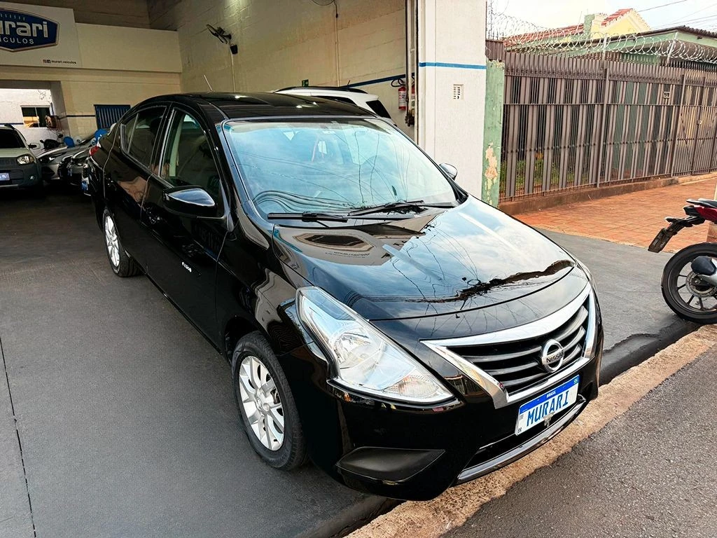 NISSAN VERSA