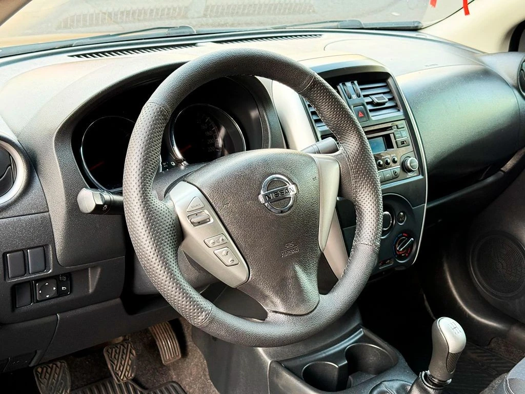 NISSAN VERSA
