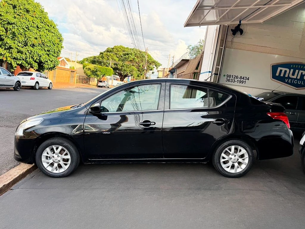 NISSAN VERSA