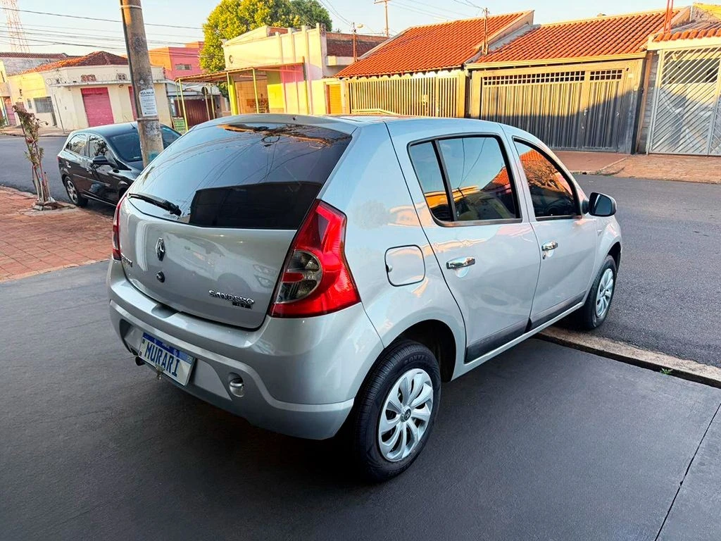RENAULT SANDERO