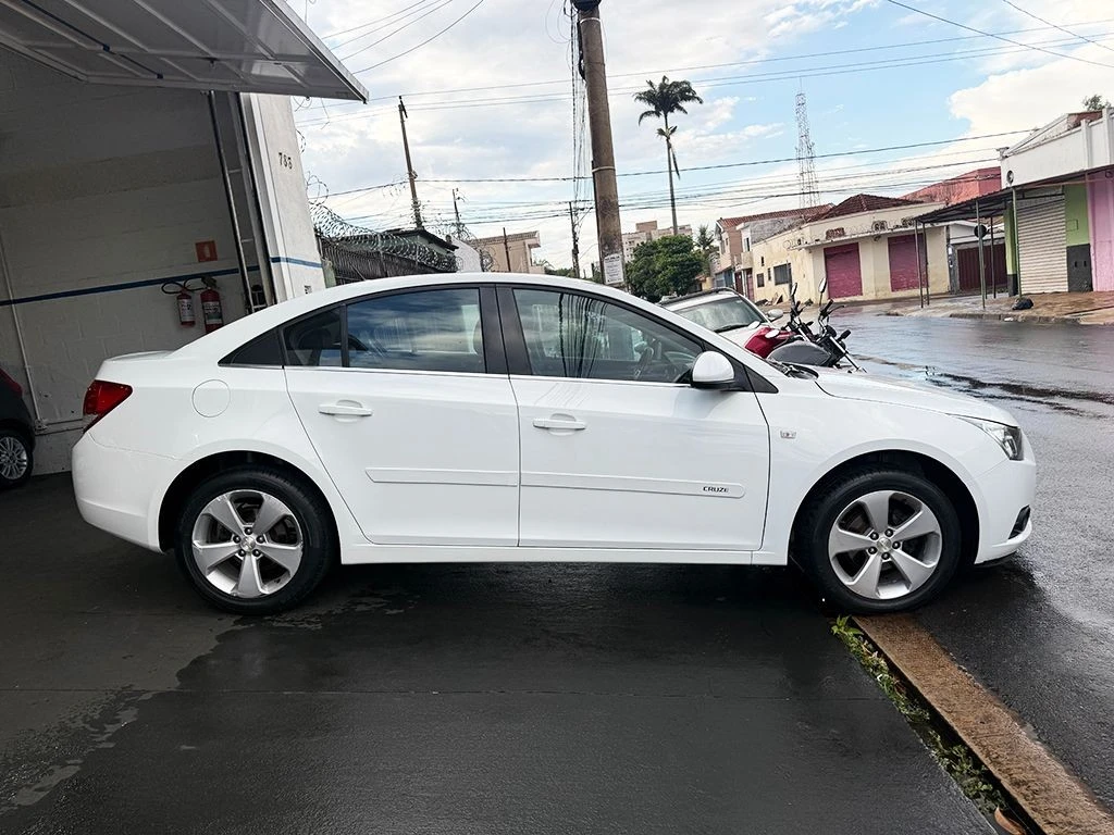 CHEVROLET CRUZE