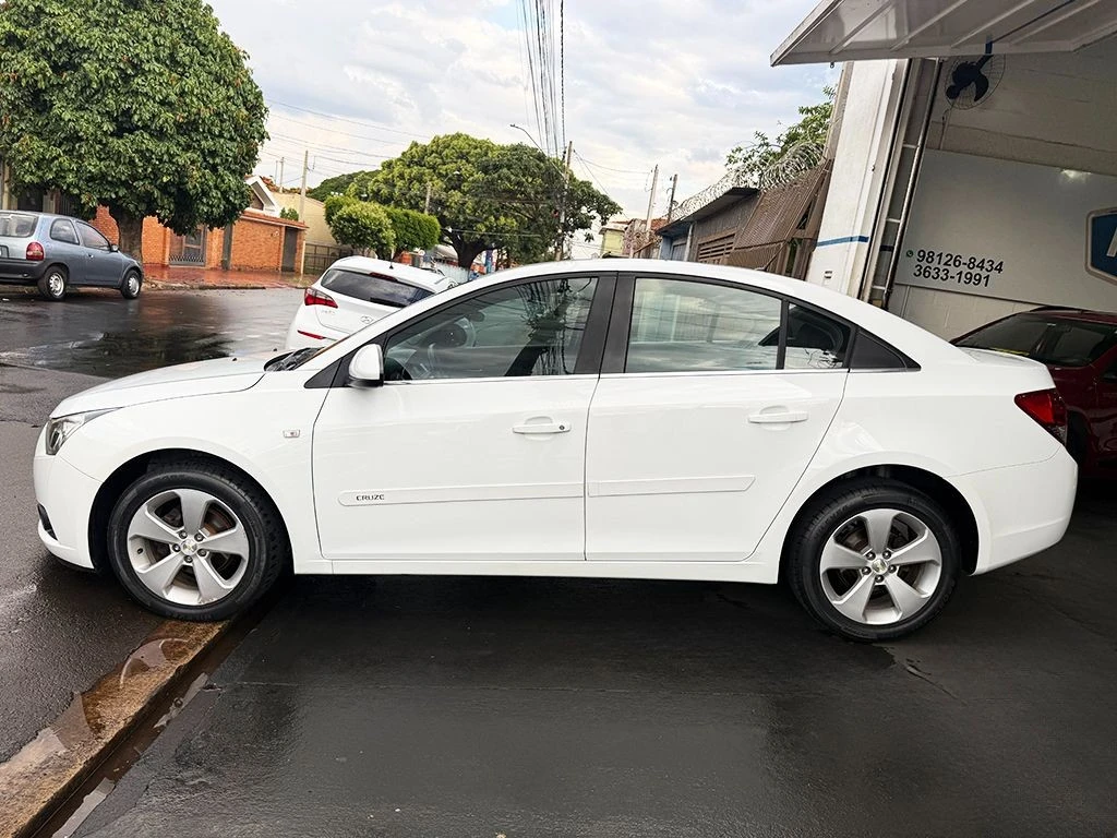 CHEVROLET CRUZE