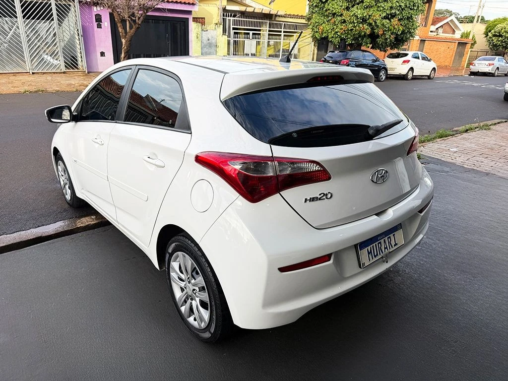 HYUNDAI HB20