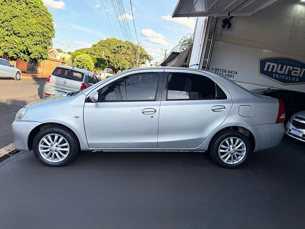 TOYOTA ETIOS