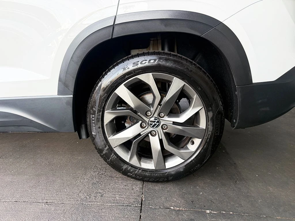 VOLKSWAGEN TAOS