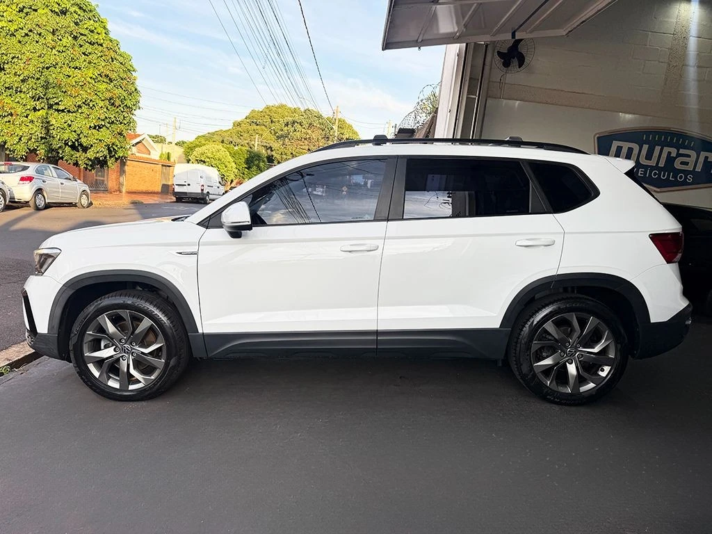 VOLKSWAGEN TAOS
