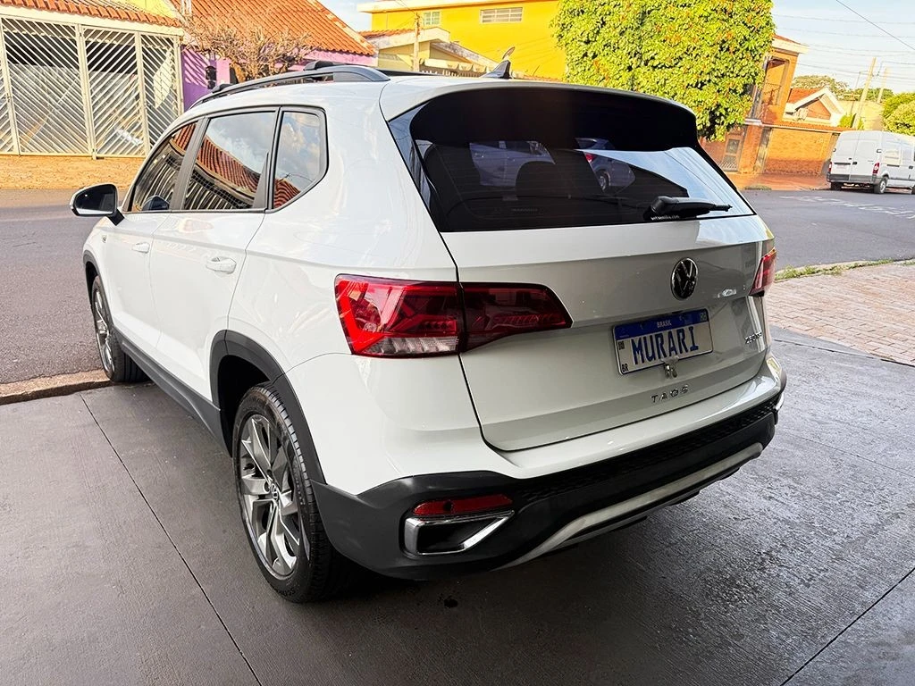 VOLKSWAGEN TAOS