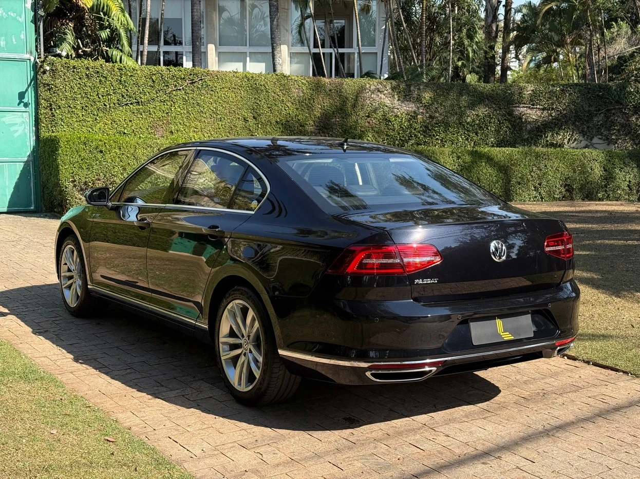 VOLKSWAGEN PASSAT