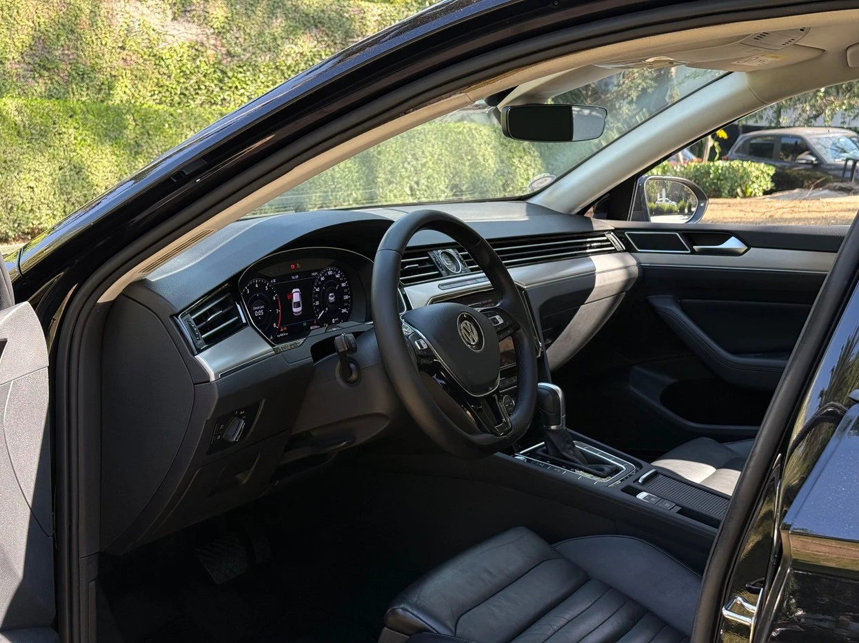 VOLKSWAGEN PASSAT