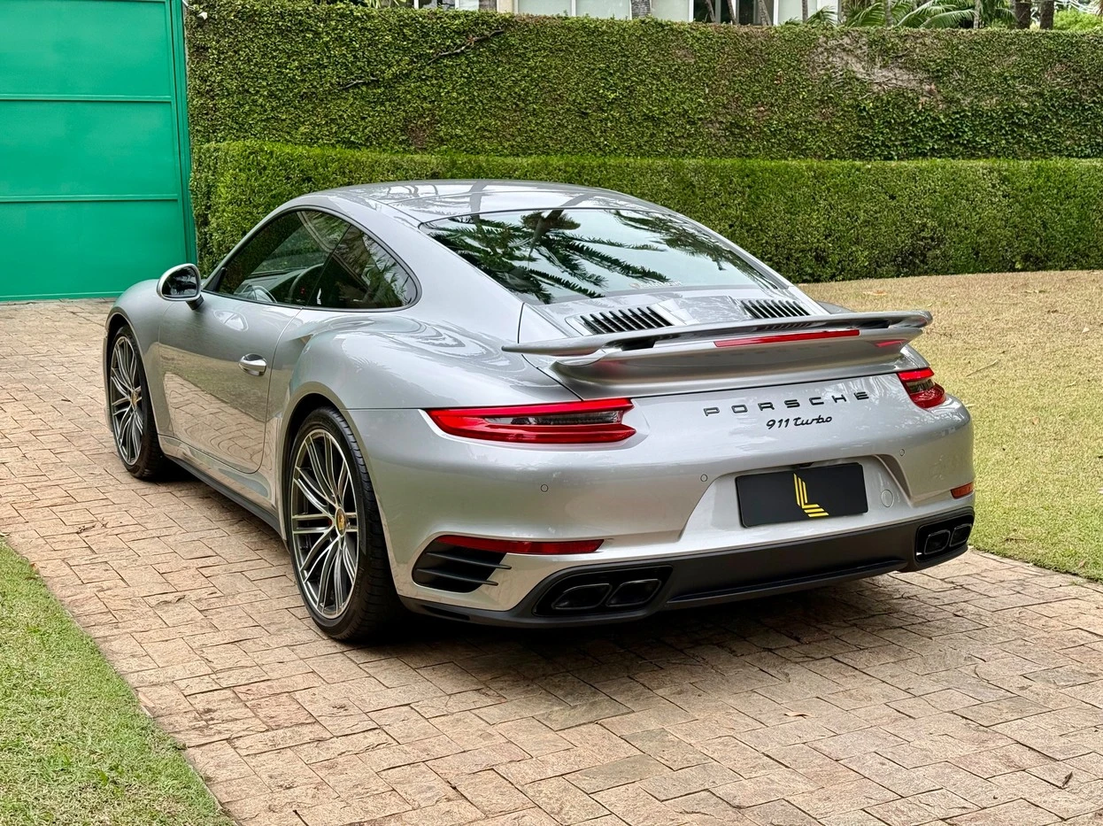 PORSCHE 911