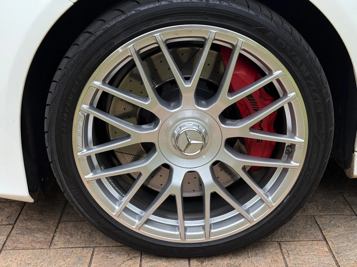 MERCEDES-BENZ C 63 AMG