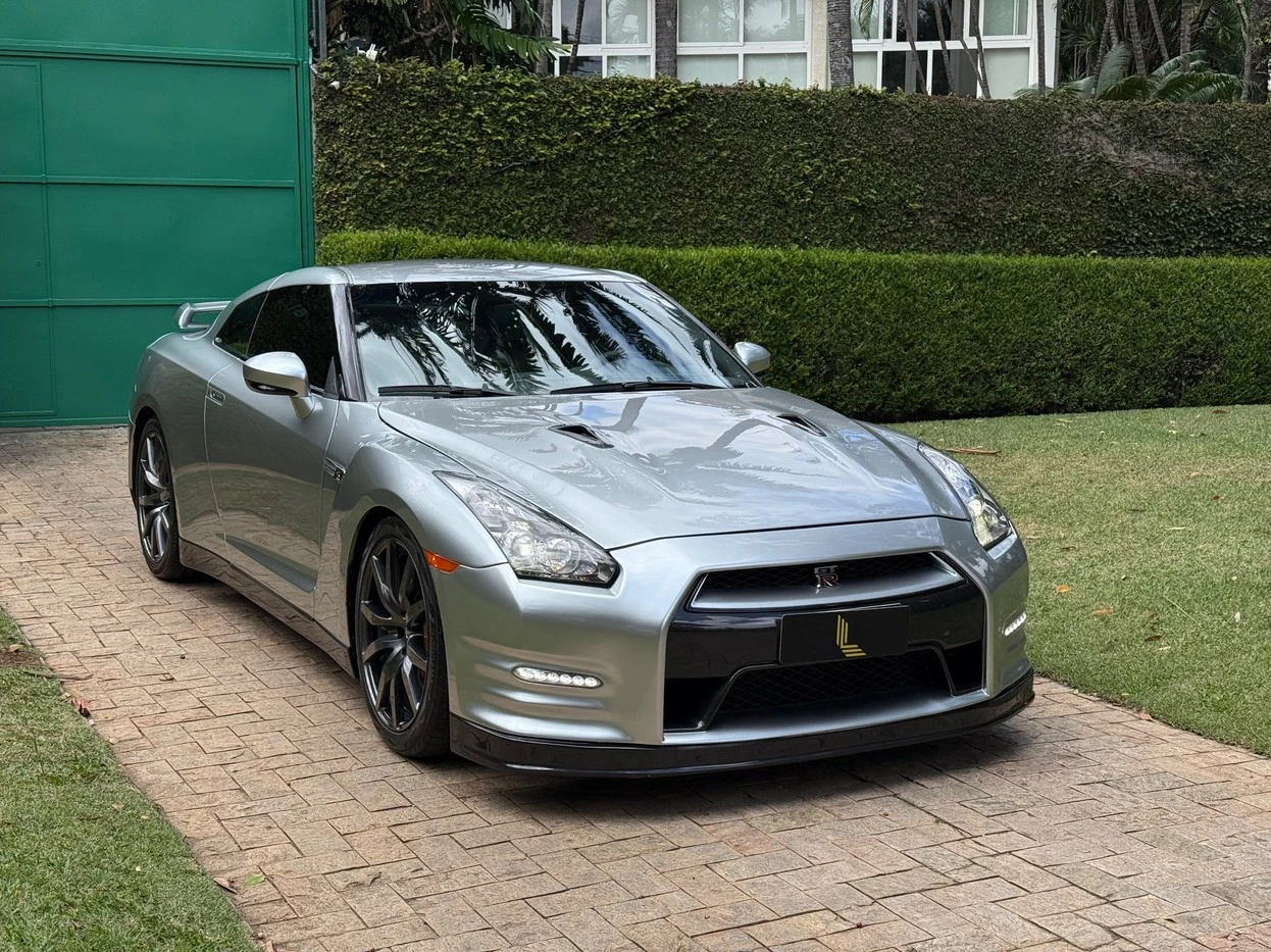 NISSAN GT-R