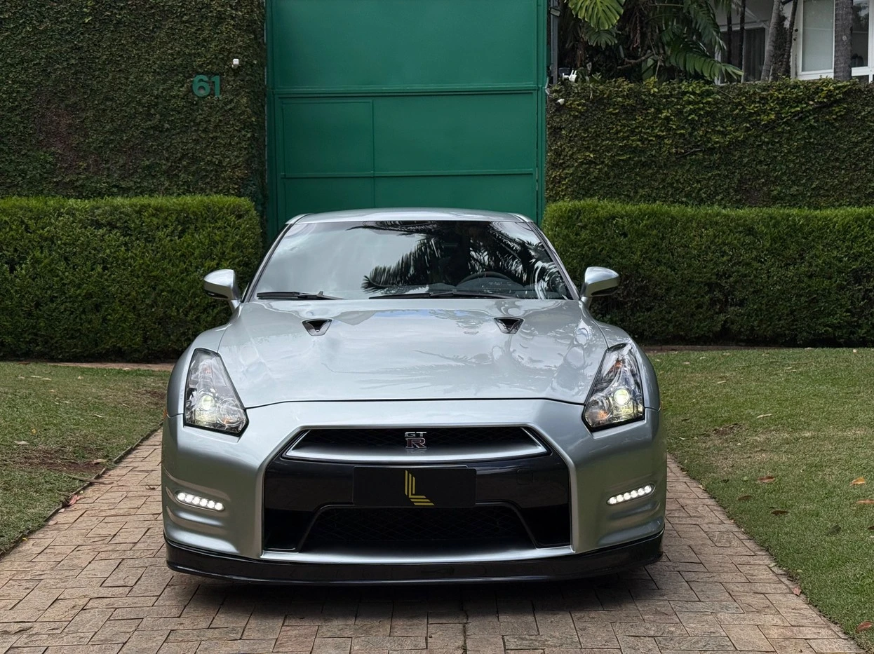 NISSAN GT-R