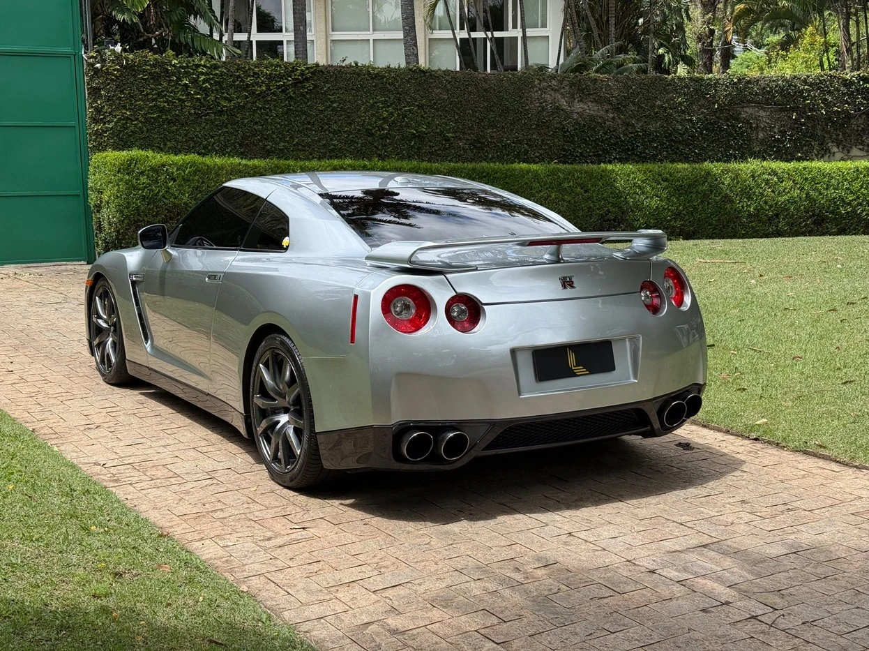 NISSAN GT-R