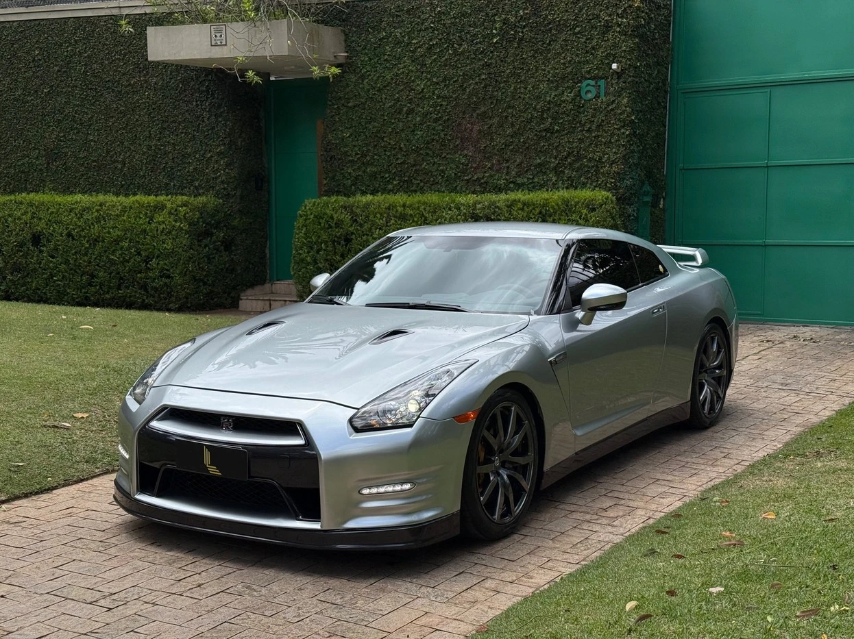 NISSAN GT-R