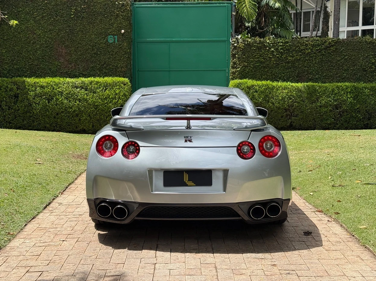 NISSAN GT-R